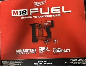 Milwaukee Werkzeug 2749-20 M18 Fuel 18 Gauge 1/4 Zoll schmale Krone Hefter (nur Werkzeug) - Bild 1 von 2
