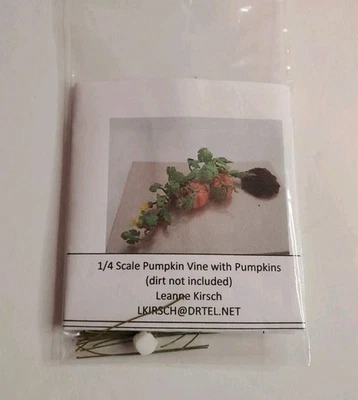 Mini Dollhouse 1/4 Scale Pumpkin Vine w/Pumpkins - Image 1 of 3