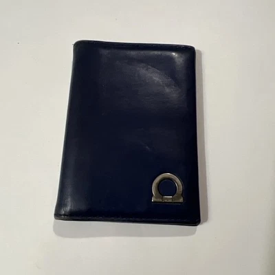 Cartera con tarjetero plegable Salvatore Ferragamo cuero azul Gancini Italia Foto 1 de 4