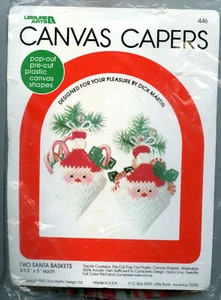 Dos cestas de Santa Claus - kits de adorno de Navidad - lona de plástico - 3 1/2"" x 5"" cada una - Imagen 1 de 2