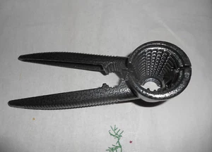 Metall Schwerlast Nussknacker Walnuss Pekannuss Meeresfrüchte Schäler praktische Zange - Bild 1 von 4