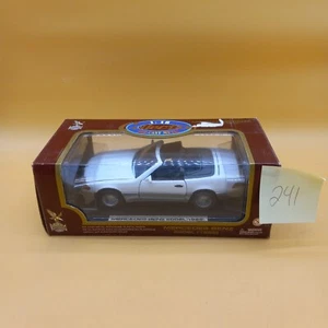 Road Tough Collection Die Cast Mercedes-Benz 500SL White/Grey/Black 1:18 1989. - Picture 1 of 7