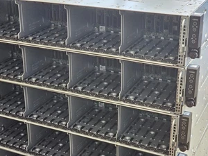 Dell PowerEdge C6400 4x C6420 8x Xeon Gold 6138 20C 1024 GB RAM 2x alimentatore 3 anni di garanzia - Foto 1 di 7