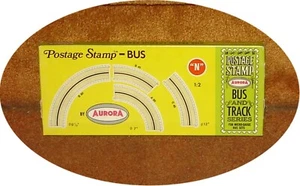 AURORA - BRIEFMARKENBUS GEBOGENES GLEISSET #4412-125 - NEU IN OVP NOS - Bild 1 von 2