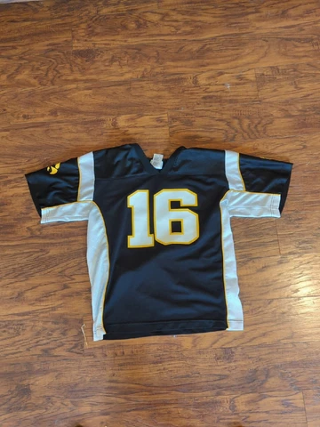 Iowa Hawkeyes #16 Jersey NCAA  Xl 14-16 Youth Cover