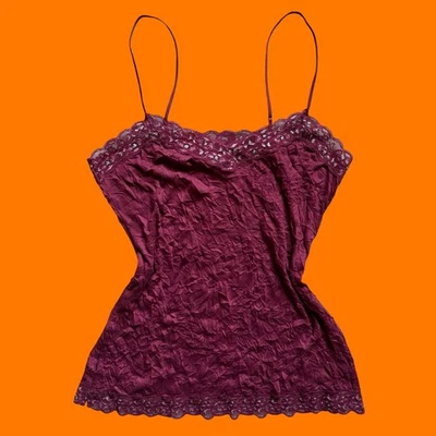 Camiseta sin mangas vintage años 00 rojo oscuro metalizado encaje ribete boho y2k tocador MEDIANO Foto 1 de 4