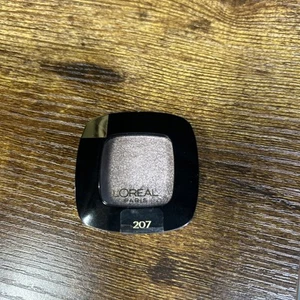 L'Oreal Paris Colour Riche Eyeshadow- 207 Pain Pau Chocolat - Picture 1 of 3