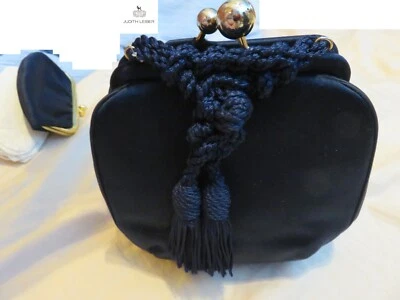 Bolso de mano Judith Leiber azul marino seda con cordón de seda y broche de presión dorado vintage+nuevo Foto 1 de 4