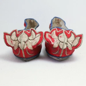 Pair of Antique Chinese Handmade Embroidered Lotus Children's Shoes / SS906 - Picture 1 of 6