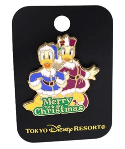 Tokyo Disney Resort Christmas Pin Badge Donald Duck Daisy - Picture 1 of 1