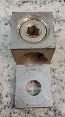 ILSCO /D3121/CU9AL/750MCM-1/0/(2)300MCM-1/0/Mechanical Lugs /NEW(28C3 - Image 1 of 4