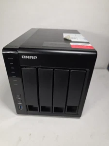 QNAP TS-451+ 4 x 10TB Drives Ironwolf 10TB Seagate - Picture 1 of 11
