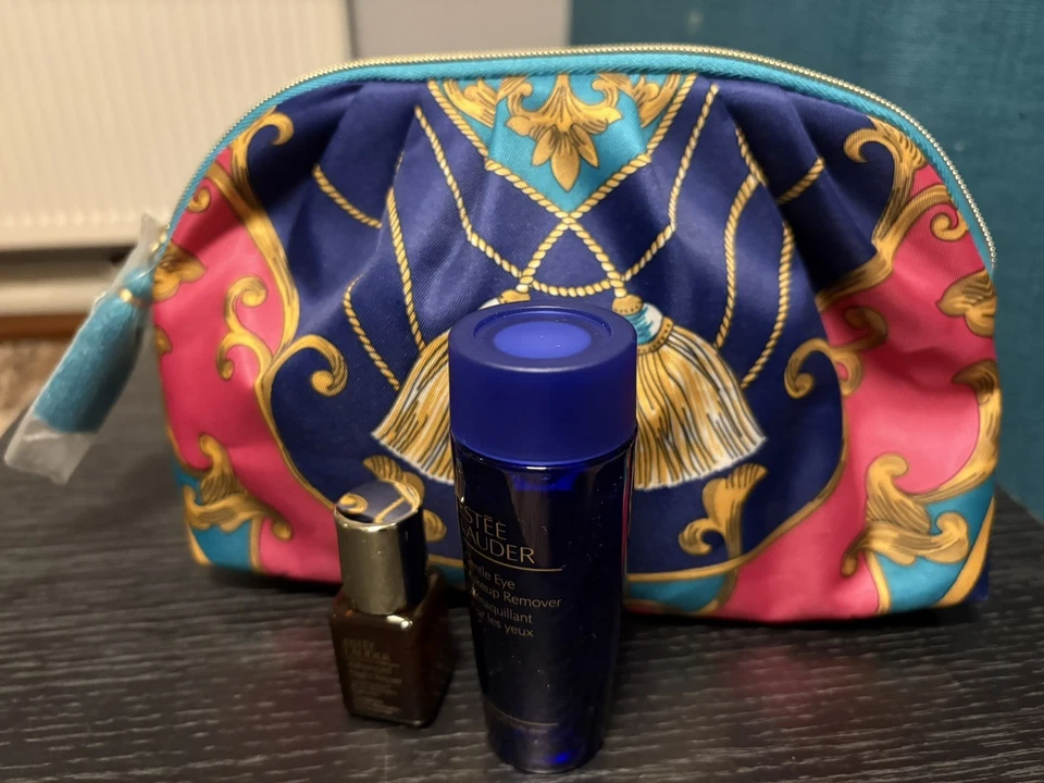 Estee Lauder Gift Set Eye Make Up Remover 50ml / Night Repair 7ml / Make Up Bag  - Image 1 of 1