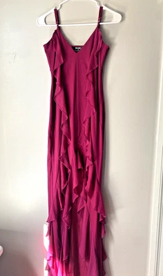 Maxi vestido con volantes rosa oscuro para mujer talla 6 de Asos Murci Foto 1 de 4