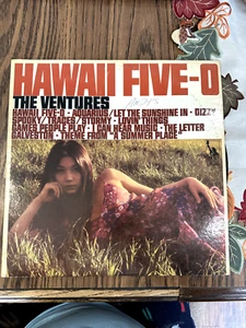 Hawaii Five-O - The Ventures - Vinyl LP - 1969 - Liberty - LST-8061 - EX/VG+ - Imagen 1 de 6