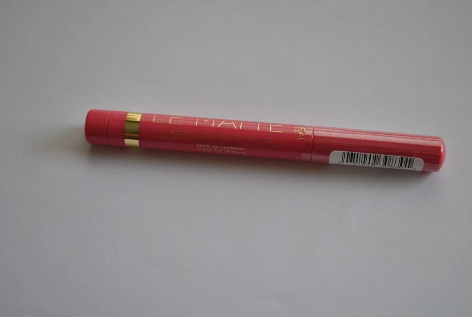 Loreal Colour Riche Le Matte Velvety Full Coverage Lip Colour - You Choose (1) - Image 1 of 1