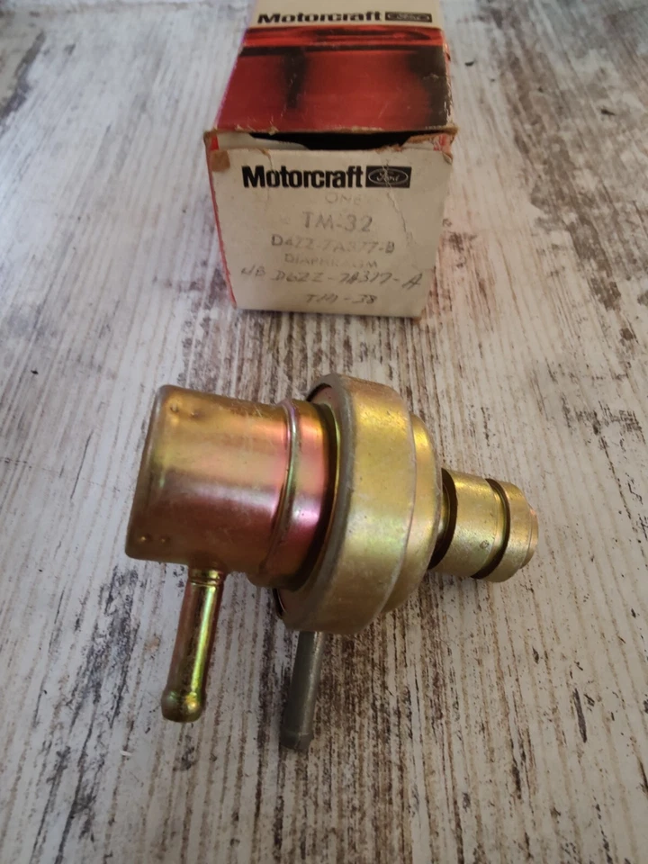 NOS OEM 1974-1983 Ford Mustang II C3 Trans Throttle Vacuum Modulator D4ZZ7A377B - Image 1 of 1