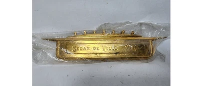 De colección 1958 Nuevo de Lote Antiguo Cadillac Sedan de Ville Guardabarros Dorado Insignia Emblema Cresta Foto 1 de 4