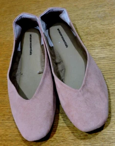 Amazon Essentials Womens SZ 8 Flesh tone Casual Faux Suede Ballet Flats - Picture 1 of 5