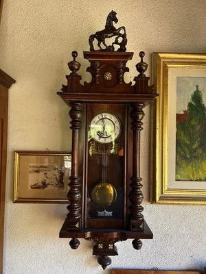 Orologio Antico Da Parete A Pendolo Restaurato E Funzionante - Immagine 1 di 3