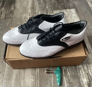 NUOVE scarpe da golf uomo Nike classiche bianche nere punte in metallo rimovibili taglia uomo 10 - Foto 1 di 11