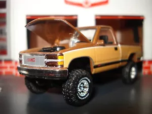 1988 GMC 1500 4X4 PICKUP TRUCK CUSTOM EDITION M2 BROWN 1/64 VERY COOL!! - Picture 1 of 4