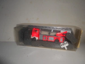Praline/Busch #80771 HO Scale Mercedes B LP809 Fire Truck - Picture 1 of 9