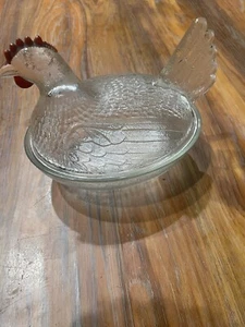 Vintage Klarglas Henne auf einem Nest von Indiana Glass Co. mit einem roten Kamm - Bild 1 von 10