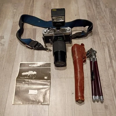 LOTE DE CÁMARAS Konica Autoreflex T3 - De colección - Probada - ¡ENVÍO RÁPIDO! Foto 1 de 4