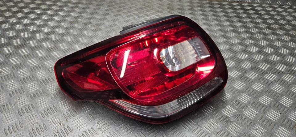 Piloto trasero izquierdo pasajero citroen ds3 2010 n/s Foto 1 de 4