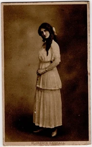 FIRENZE KENDALL : BASSORILIEVO : CARTOLINA ATTRICE : SCOPES & CO LONDRA : c1910 - Foto 1 di 2