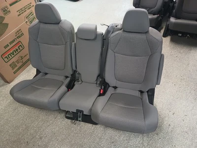 2021 - 2025 Toyota Sienna Complete Second Row Seats 8 passenger Gray Cloth - Image 1 of 2
