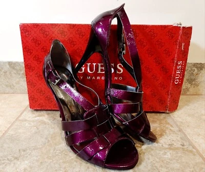 Guess By Marciano | Zapatos de salón con hebilla metálica de pavo real púrpura talla 7,5 M Foto 1 de 4