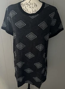 NEW RELEASE Lularoe Liv Tee Shirt Top Large L Southwestern Aztec Print - Picture 1 of 3