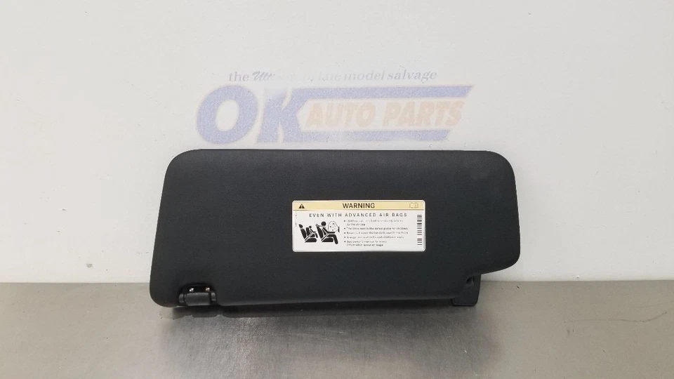 16 MERCEDES BENZ AMG C63S W205 СОЛНЦЕЗАЩИТНЫЙ КОЗЫРЕК ПРАВЫЙ ПАССАЖИРСКИЙ ЧЕРНЫЙ - Изображение 1 из 4