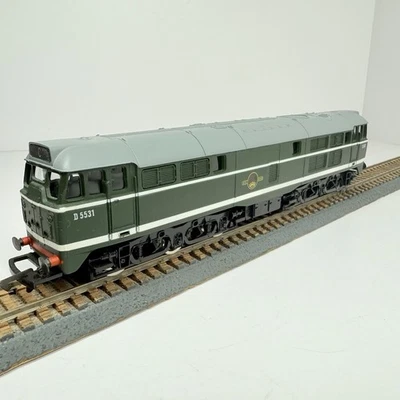 OO Scale Airfix A1A-A1A Class 31/1 Diesel Locomotive BR Green Livery - Image 1 of 4