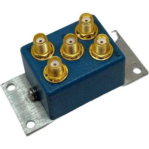 Combinatore Sdoppiatore di Alimentazione 0.002-20Mhz 4WAY SMA C39911-1 - Foto 1 di 2