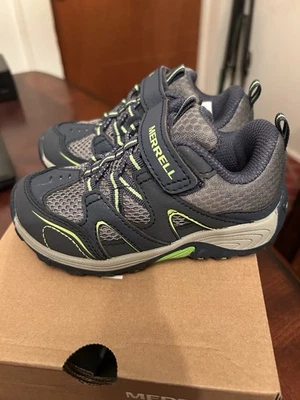 Merrell Little Kids 鞋,尺寸 8.5c,9c,10c,全新带盒,每件 30 美元。 — 第 1/4 张图片