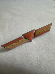 spilla art deco vintage con forme geometriche e dettagli smaltati tono argento - Foto 1 di 6