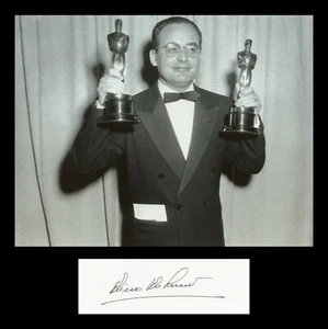 Dino De Laurentiis (1919-2010) - Produttore cinematografico americano - Scheda firmata + Foto - Foto 1 di 4