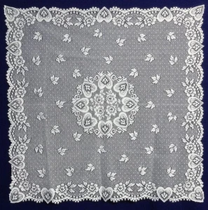 Mantel de encaje Heritage 41" x 41" corazones blancos y rosas dormitorio - Imagen 1 de 5