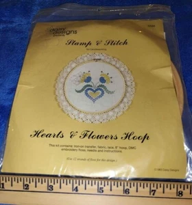VTG 1983 Daisey Designs Hearts and Flowers Hoop Stamp & Stitch Candlewicking NEW - Imagen 1 de 2