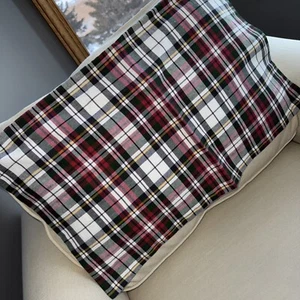 Funda de almohada lumbar a cuadros Pottery Barn Denver, 16” x 26”, marfil y multicolor - Imagen 1 de 3