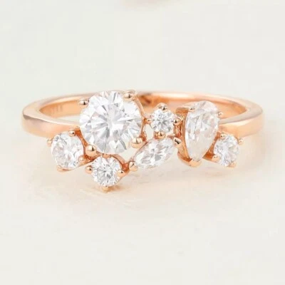 Único juego de anillos de compromiso de moissanita de corte mixto de 1,50 quilates chapado en oro rosa de 14 quilates Foto 1 de 4