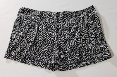 Pantalones Cortos Express Blanco y Negro Plisados Delanteros Talla 8 Bolsillos 2" Entrepierna Foto 1 de 4