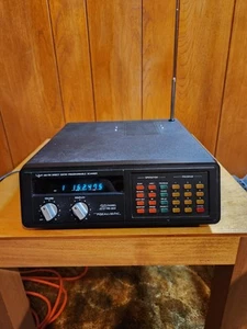 Vintage Realistic Pro 2020 UHF/VHF AM-FM Scanner (Decent) - Zdjęcie 1 z 12