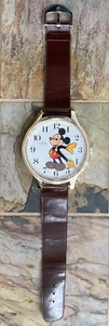 Orologio da polso vintage Disney Lorus Topolino gigante da appendere a parete - funzionante - Foto 1 di 6