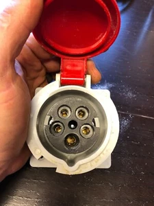 TEM 16A 6h 415v 3p + N + PE Waterproof Pin and Sleeve Female Receptacle - Picture 1 of 5