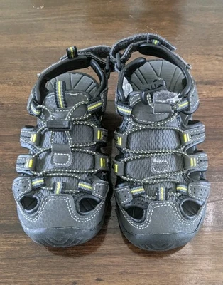 Sandalia punta cerrada carbón talla 8 para niños pequeños Foto 1 de 4