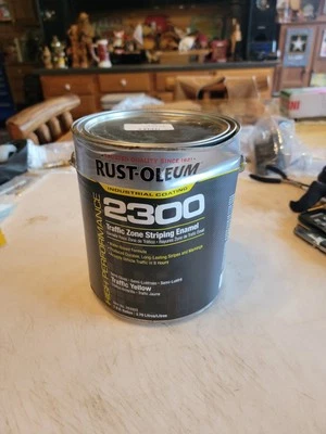 Pintura a rayas Rust-Oleum 283902 zona de tráfico, 1 galón, amarillo tráfico, agua. GB Foto 1 de 4